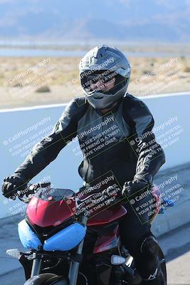 media/Dec-01-2025-Moto Forza (Mon) [[2daa91e15f]]/4-Around the Pits/